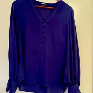 Cute balloon sleeve express top